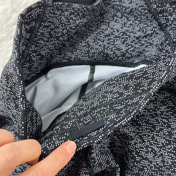 Lululemon Train Times Crop (17") Soundwave White Black / Black - Picture 3 of 5